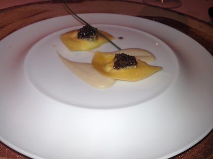 Ravioli con caviar Santceloni